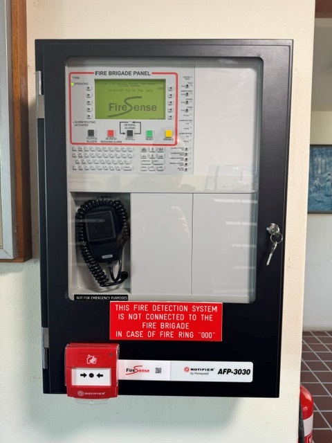 Wall-mounted commercial fire indicator panel